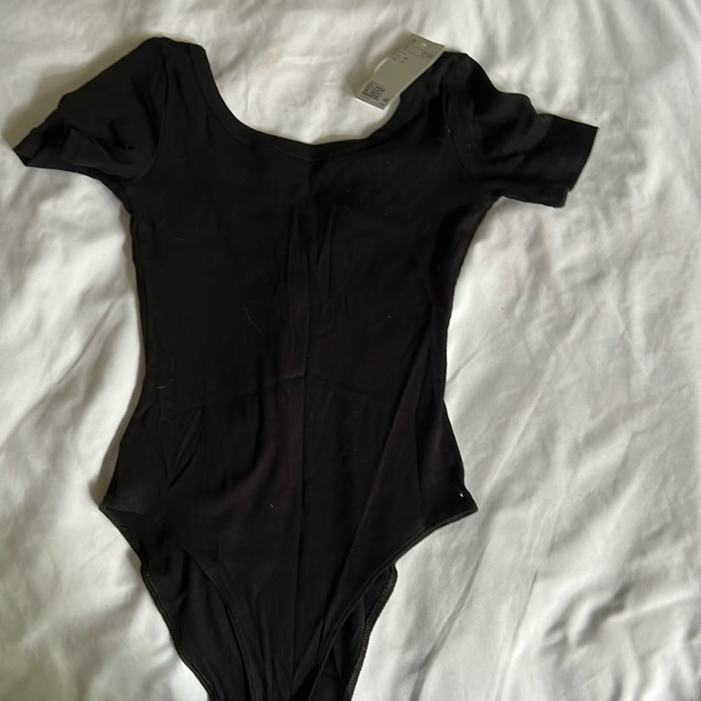 H&M size XS black bodysuit never worn new tags